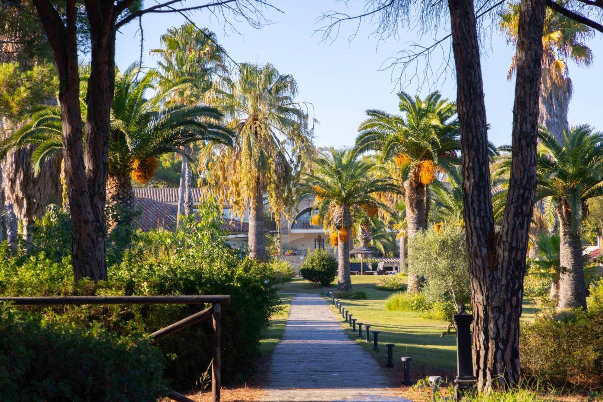 Hotel Costa Dei Fiori Santa Margherita di Pula Exterior foto